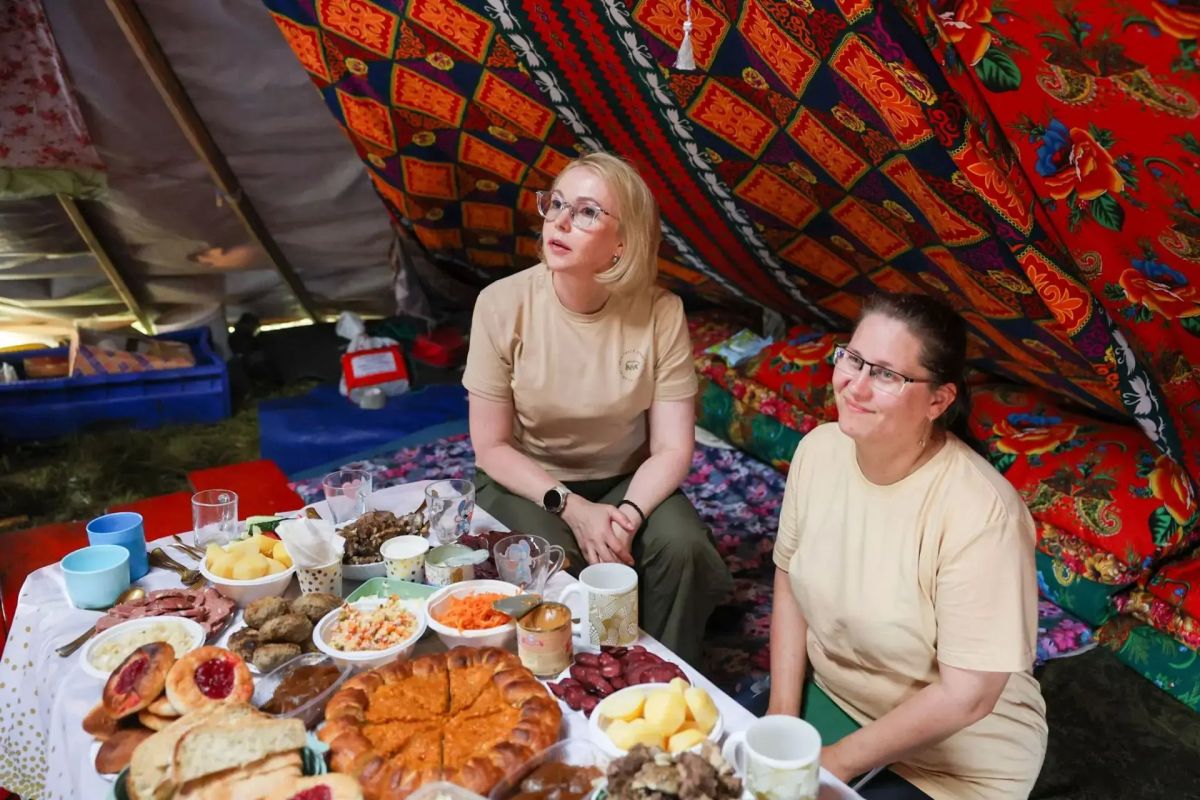 Ирина Гехт: Посетила стойбище оленеводов сельскохозяйственного производственного кооператива «Рассвет Севера» Ирина Гехт: Посетила стойбище оленеводов сельскохозяйственного производственного кооператива «Рассвет Севера»