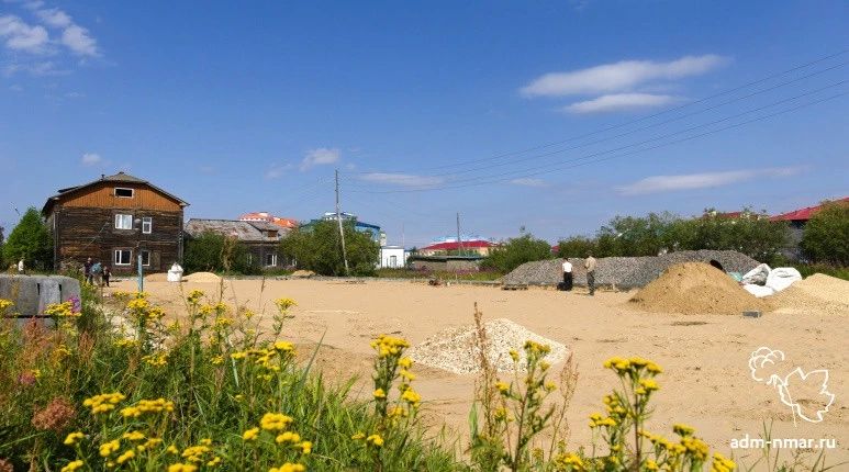 В Нарьян-Маре строят скейт-площадку