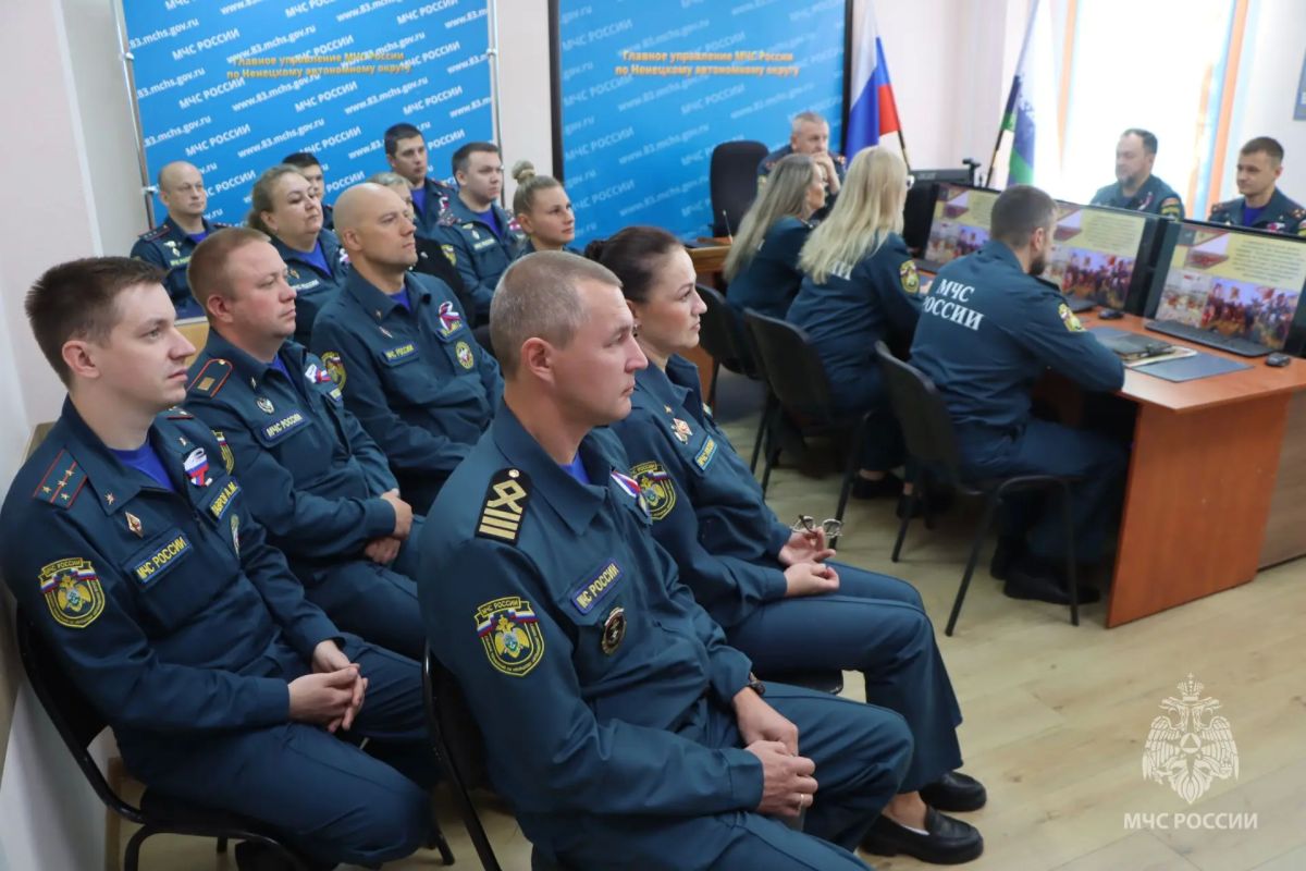Служить Родине: сотрудники МЧС России обратились к истории Государственного флага Служить Родине: сотрудники МЧС России обратились к истории Государственного флага