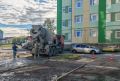 На Полярной улице в Нарьян-Маре бетонируют проезд между домами