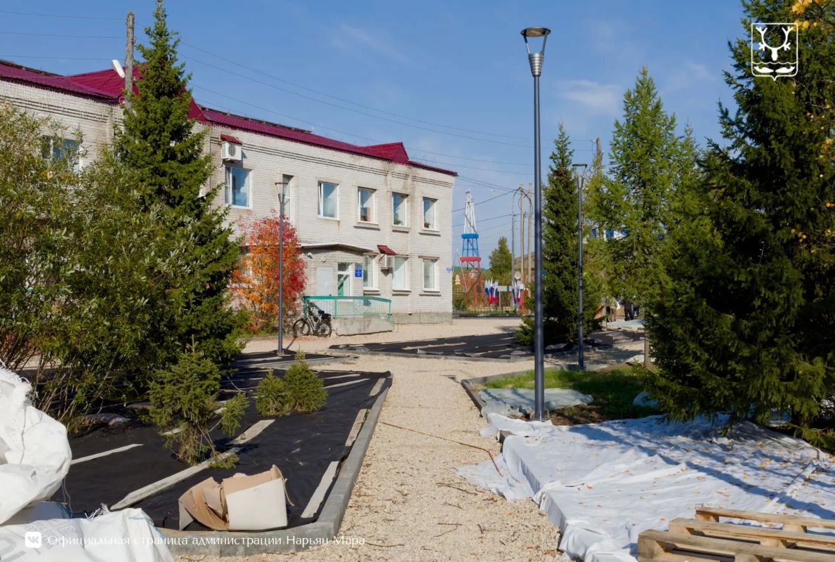 Работы по обустройству общественных территорий в Нарьян-Маре продолжаются Работы по обустройству общественных территорий в Нарьян-Маре продолжаются