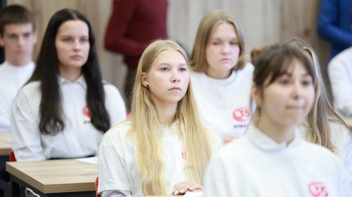 В школе имени Спирихина в Нарьян-Маре открыли профильный ЛУКОЙЛ-класс В школе имени Спирихина в Нарьян-Маре открыли профильный ЛУКОЙЛ-класс