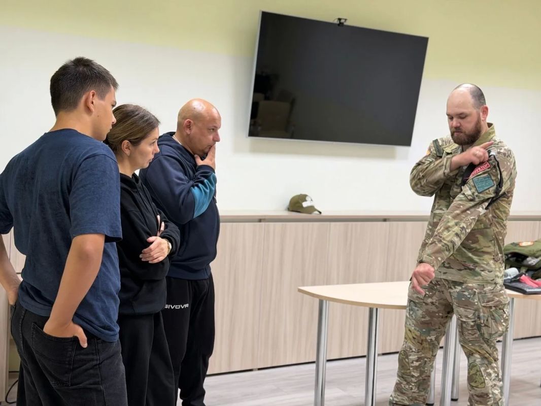 Команда из НАО впервые представит регион в финале Всероссийской игры «Семейная зарница» Команда из НАО впервые представит регион в финале Всероссийской игры «Семейная зарница»