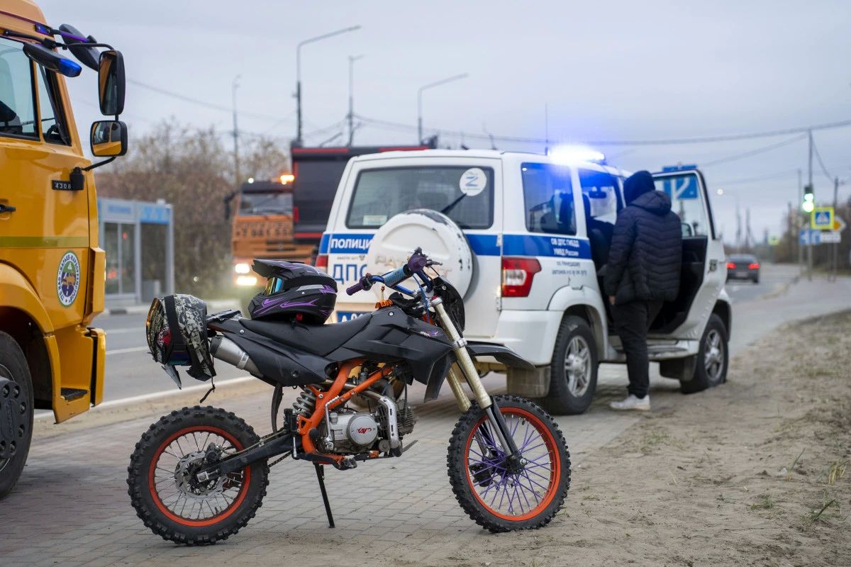 В Нарьян-Маре две 15-летние питбайкерши устроили погоню с ДПС
