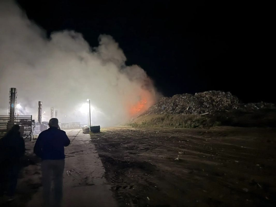 На полигоне ТБО в НарьянМаре тушат возгорание