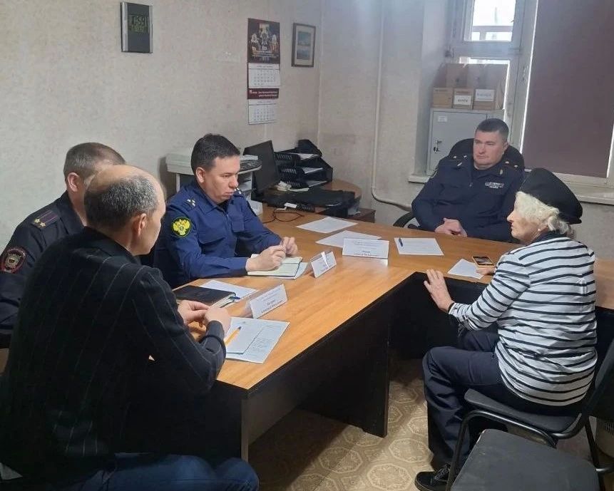 Руководитель следственного управления провел выездной личный прием граждан Руководитель следственного управления провел выездной личный прием граждан
