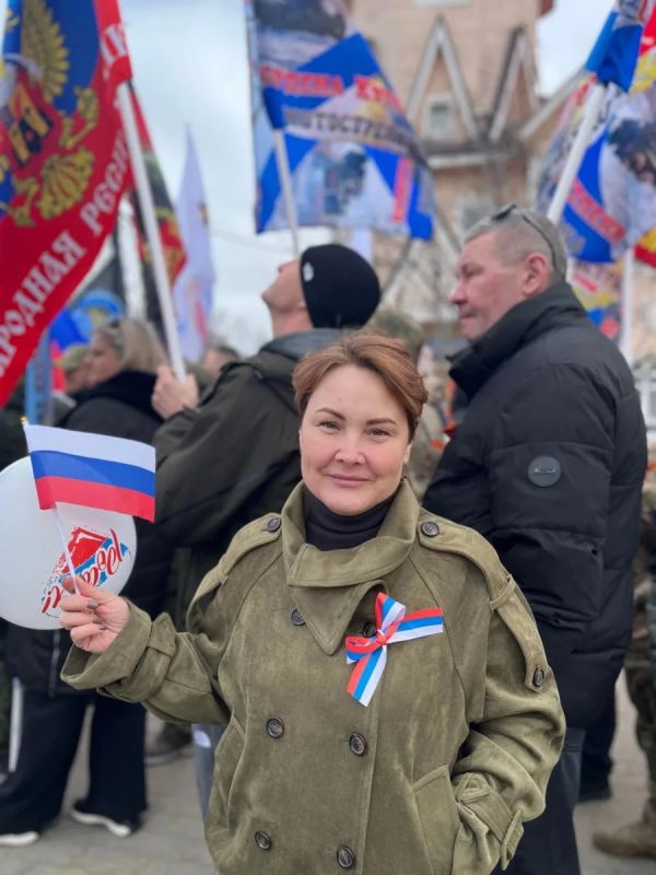 Ирина Гехт: Милана Канева и Елизавета Клементьева удостоены нагрудного знака «Доброволец России» Ирина Гехт: Милана Канева и Елизавета Клементьева удостоены нагрудного знака «Доброволец России»