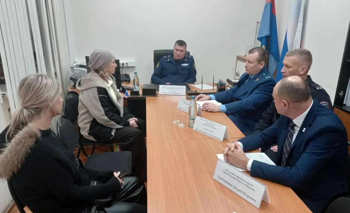 Руководитель следственного управления провел выездной личный прием граждан Руководитель следственного управления провел выездной личный прием граждан
